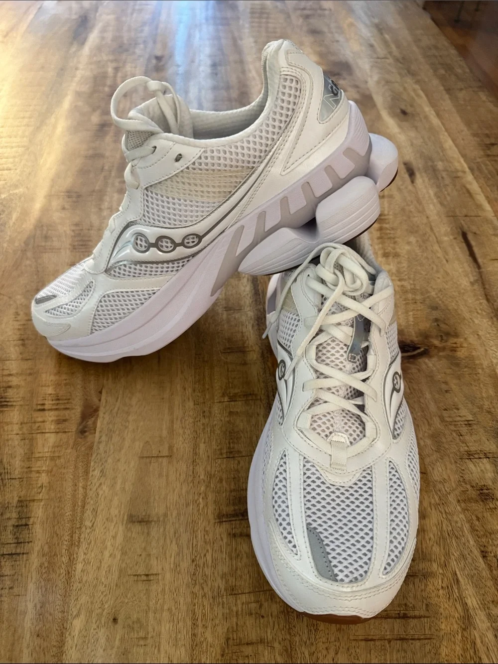 Saucony Women's GRID NXT White Mesh leather Lace-Up Athletic Sneakers NEW 12